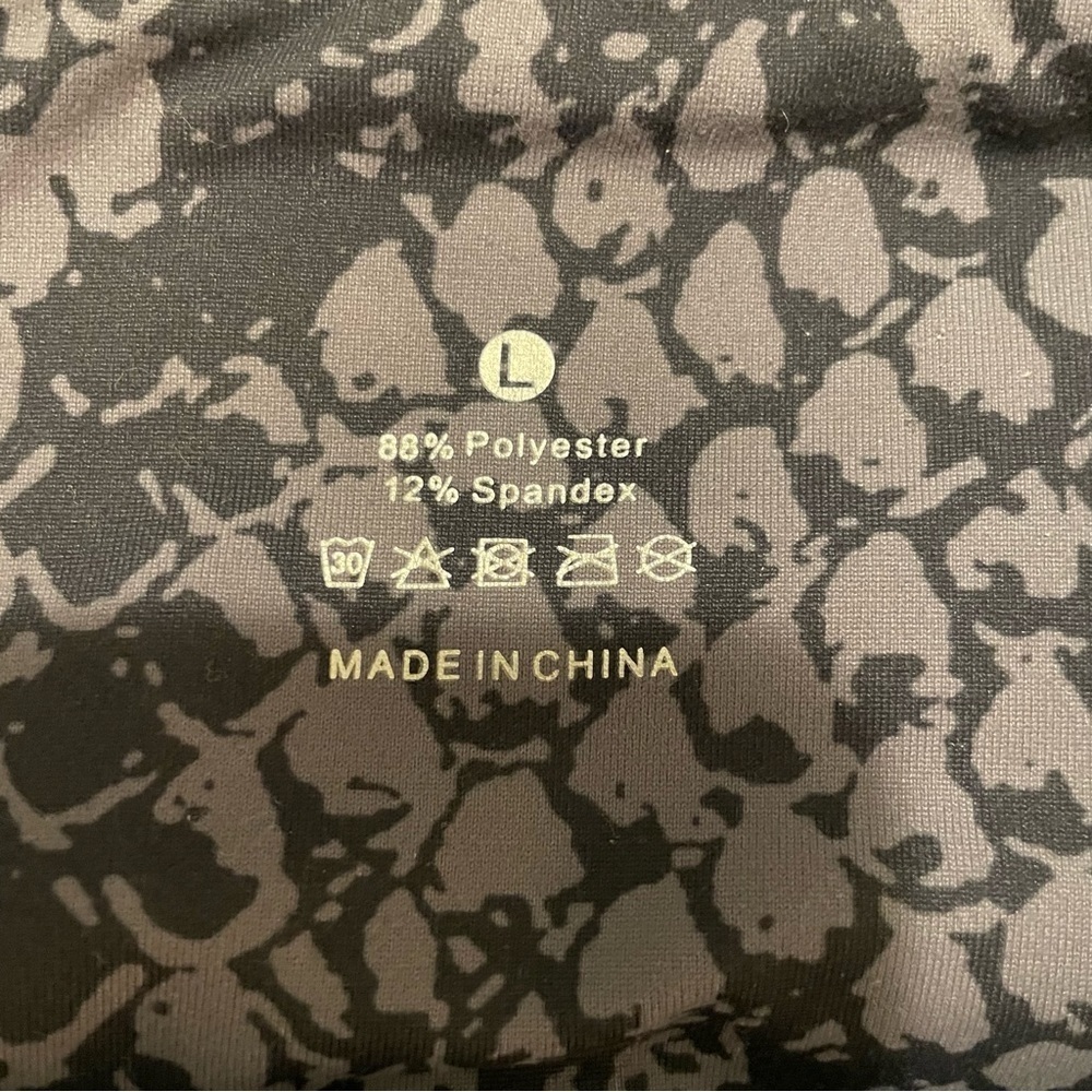 Two Pair Dragon Fit Capri Leggings with Side Pockets - Picture 10 of 10